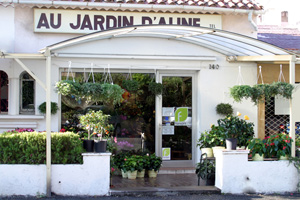 ALINE AU JARDIN