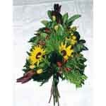 Un �l�gant m�lange de verdure et de fleur de solei, avec les roses qui donne une touche color�e.
