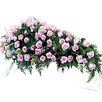 Offrir des fleurs > Dessus de cercueil de roses compos� de roses, foug�res, asparagres, pittosporum, beergrass (ton rose)
