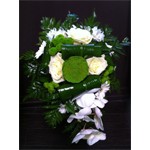 Bouquet compos� de Rose avalanche , fleurs de lotus , germini blanc et chute de phalenopsis le tout fait avec de la foug�re nephrolipis et aspidistra