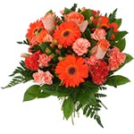 Offrir des fleurs > Rougeoyant comme un soleil, ce bouquet rond voquera inmanquablement la chaleur de l`t.