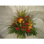 Bouquet li� champ�tre color�. La clou�re est r�alisable en couleurdominante rose ou blanche