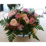 Peut se d�cliner en plusieurs coloris.
Disponibilit� toute l ann�e avec des fleurs de saison