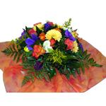 Bouquet rond de fleurs color�es de saison 