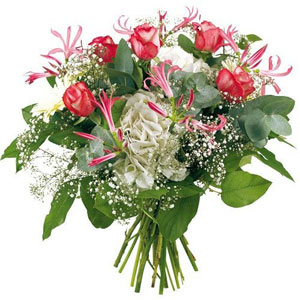 Ce bouquet est une merveille... N�rines, gypsophile, roses et hortensias sont d�licatement assembl�s pour former le plus d�licat des bouquets. Laissez-vous charmer par ce parfum l�ger.