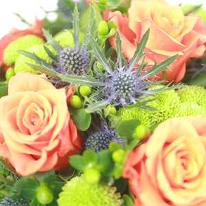 Fougueux, �nergique, audacieux, ce bouquet anime et apaise, pique et caresse. Les contraires s'attirent et s'attisent.
